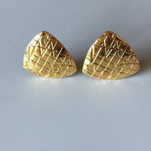 Abstract design triangle bright gold tone clip on earrings - Picture 6 of 11